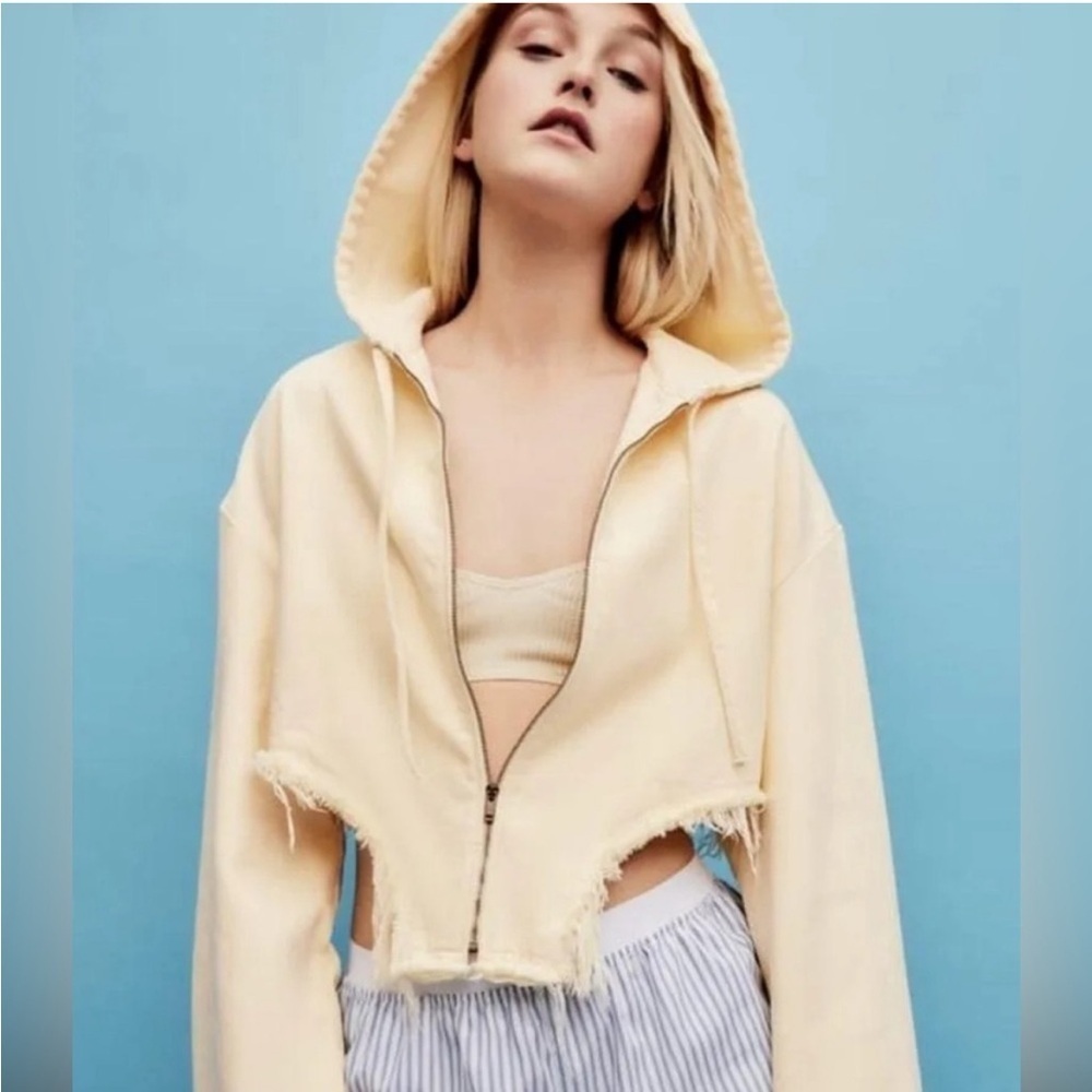 Zara Cropped Jean jacket pale light butter yellow asymmetrical zip flare hooded